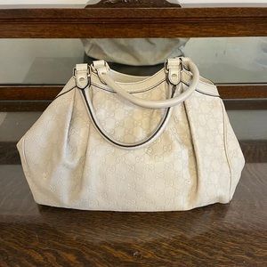 Authentic Gucci Sukey Leather Purse